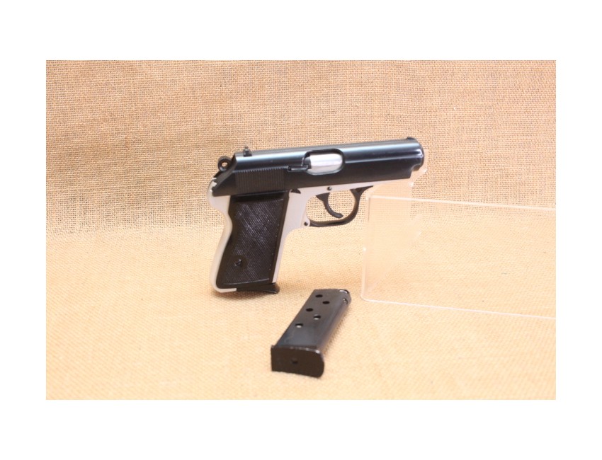 FEG R61 calibre 9 mm Makarov