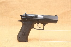 Pistolet IMI calibre 9X19